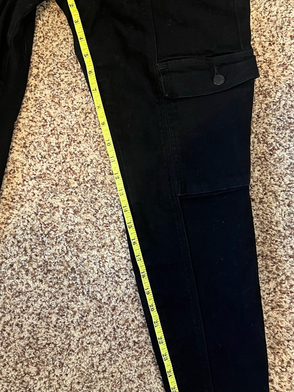 Judy Blue Black Denim Cargo Joggers Sz 7/28 - Picture 4 of 4